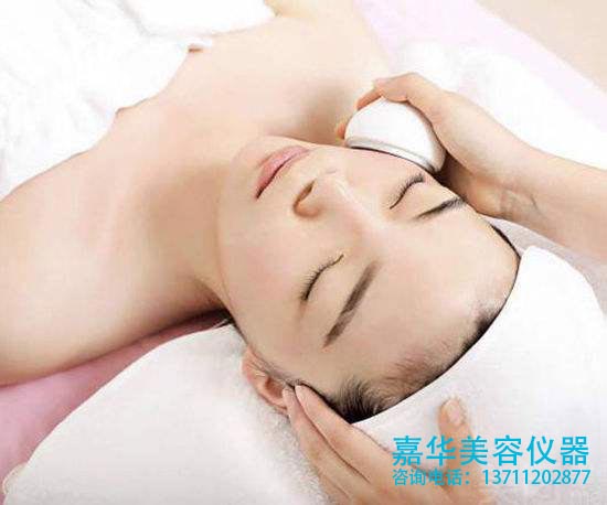 808納米半導(dǎo)體激光脫毛美容儀器的價(jià)格要多少錢？（出廠價(jià)）